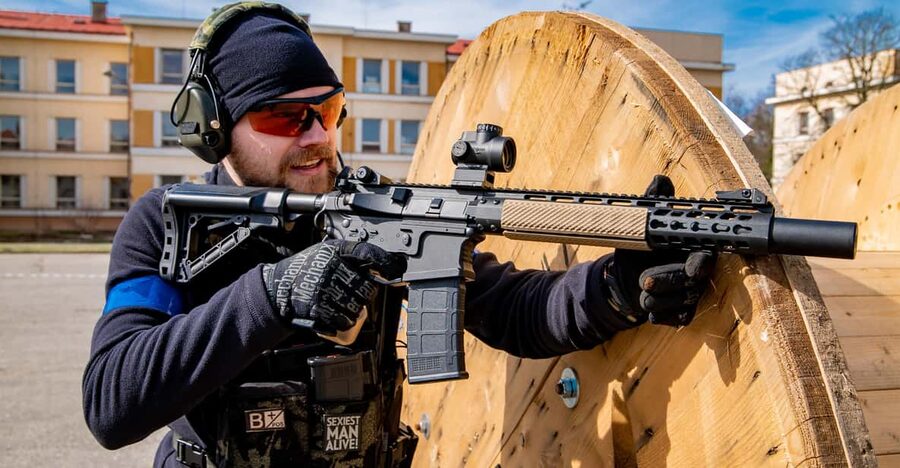 PRAGUE AIRSOFT SHOOTING GAMES - Choosing between Prague and the Benešov forest