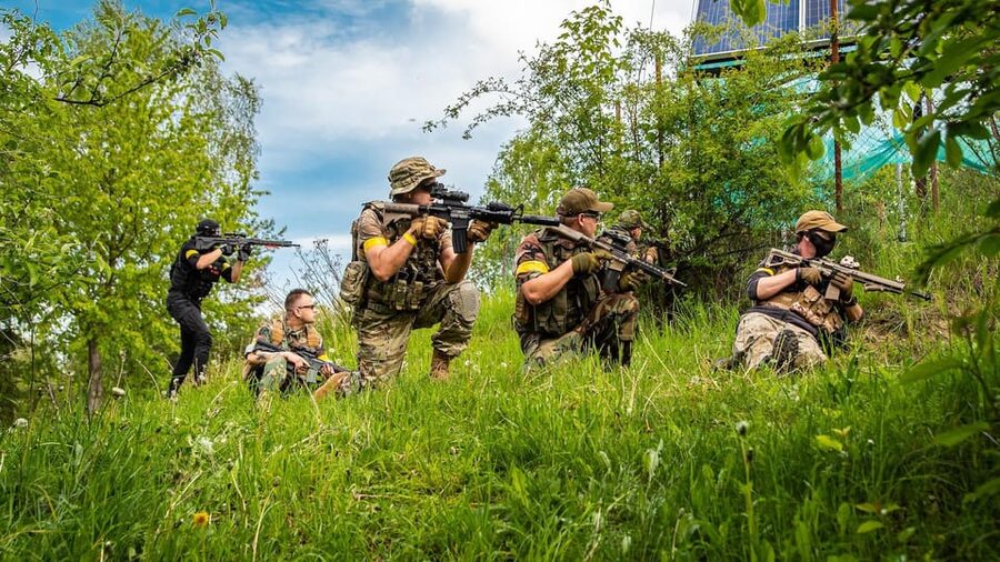 PRAGUE AIRSOFT SHOOTING GAMES - Language and group arrangements