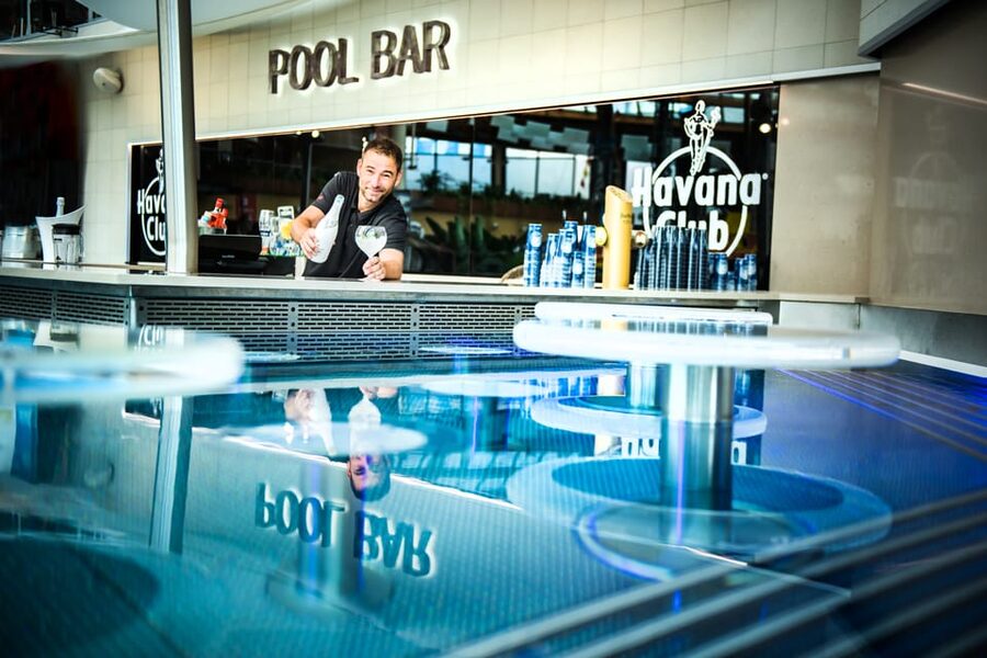 Prague: Aquapalace Indoor/Outdoor Water Park Ticket - What the price includes and what it does not