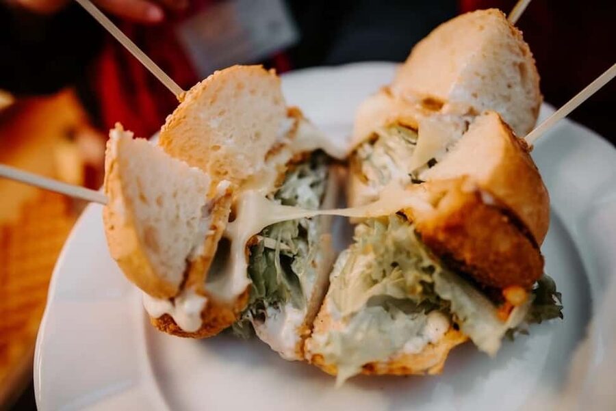 Prague: Award-Winning Old Town Food Tour with Four Drinks - The guides make the difference