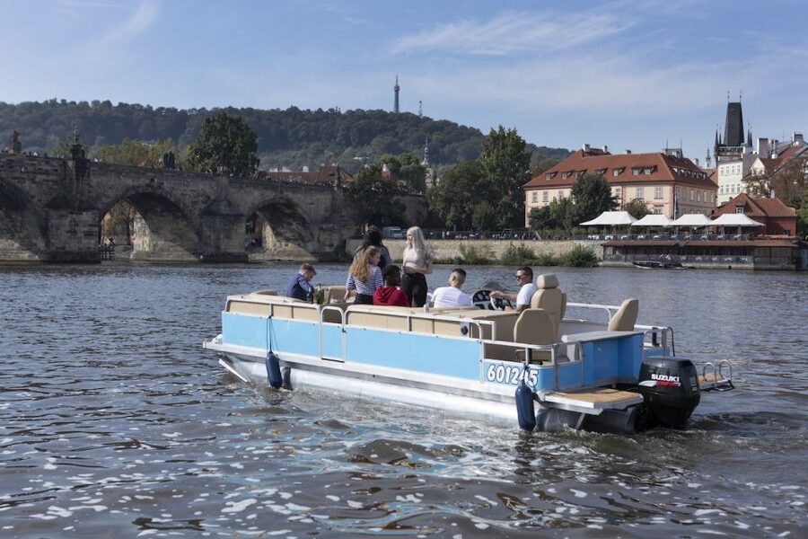 Prague: Beer Boat Tour - Why the private group matters