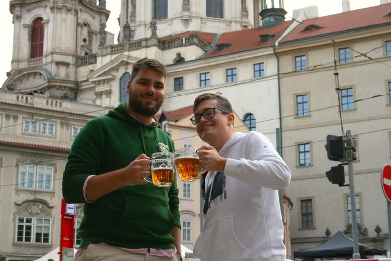 Prague Beer History: Highlights Tour with Tasting - What the four-pub format adds