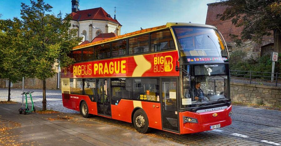 Prague: Big Bus Hop-on Hop-off, Castle Tour and River Cruise - Green Line: Prague’s Central Sights Up Close