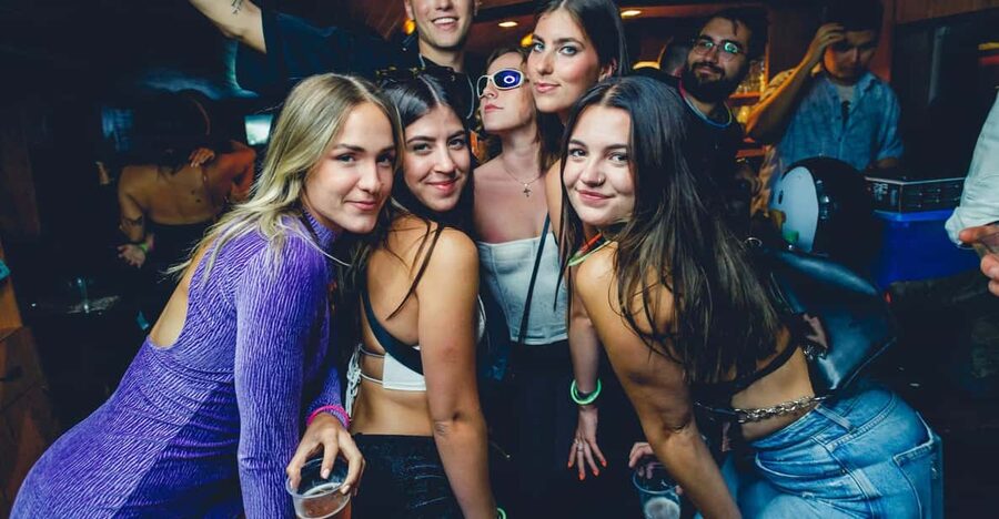 Prague: Boat Party with Unlimited Drinks & After Party Entry - What kind of Prague night are you buying?