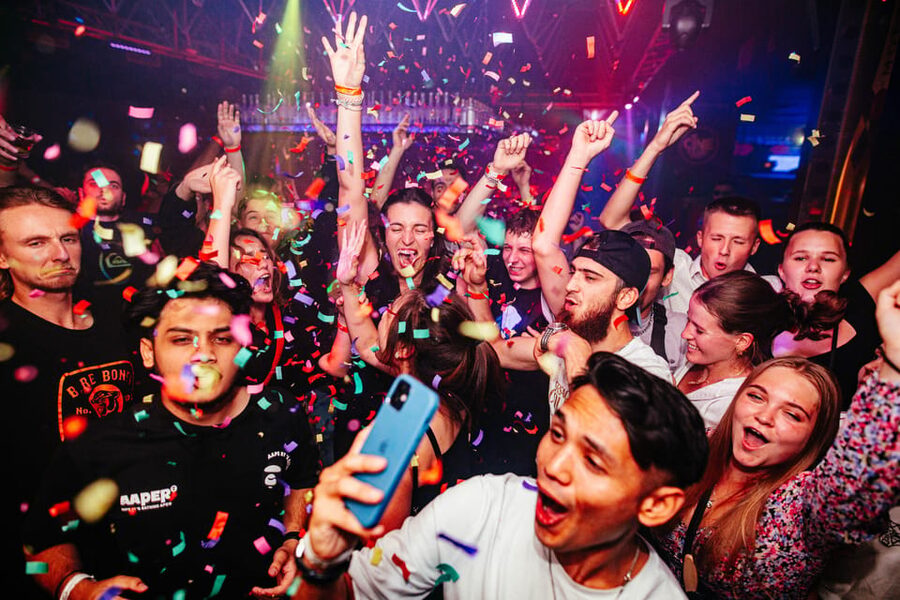Prague: Boat Party with Unlimited Drinks & After Party Entry - Prague Castle and the Rudolfinum after sunset