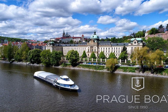 Prague Boats 2-hour Lunch Cruise - Getting to the correct boarding point at noon