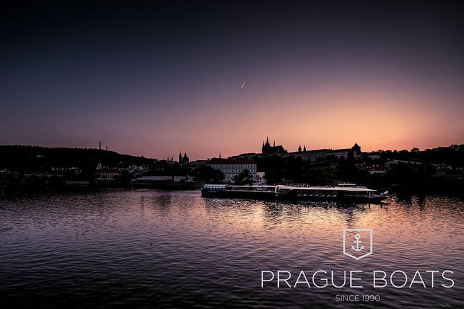 Prague Boats 3-hours Crystal Dinner Cruise - What the three-hour Crystal Dinner Cruise is really like