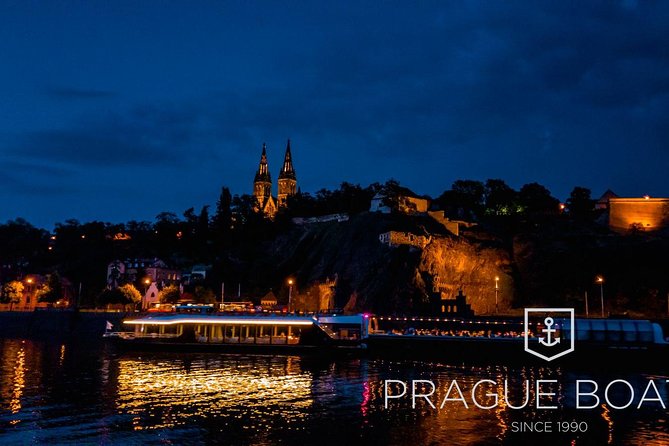 Prague Boats 3-hours Crystal Dinner Cruise - Dinner buffet: plenty of food, uneven presentation