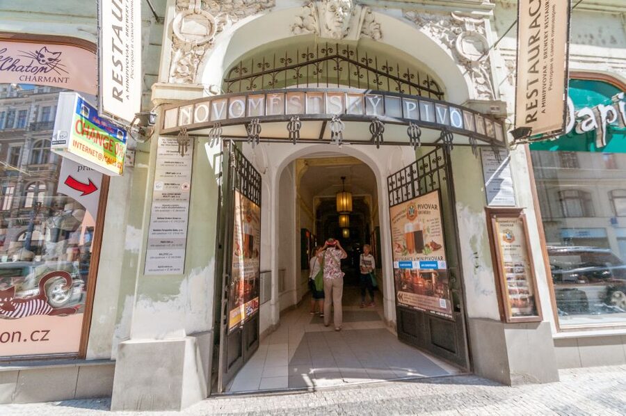 Prague: Brewery Tour with Unlimited Tastings - Practical comfort and what to bring