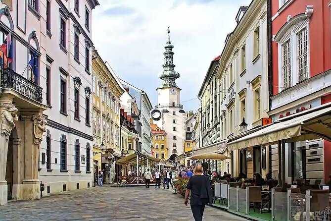 Prague-Budapest One-Way Sightseeing Day Tour - What the guide adds to the drive