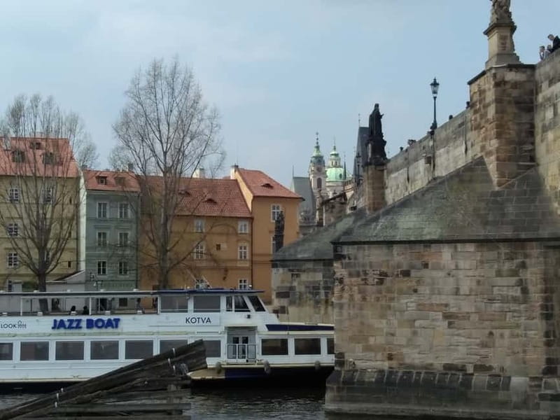 Prague: Bus and Boat Tour - The Charles Bridge detail you should check