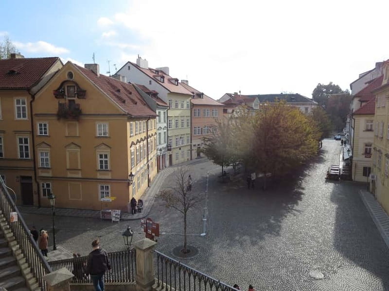 Prague: Bus and Boat Tour - How much history and explanation do you get?
