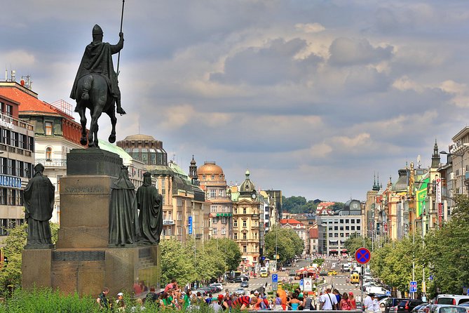 Prague: Bus Tour, Walking Tour, River Cruise and Lunch - Old Town Square and the Jewish Quarter