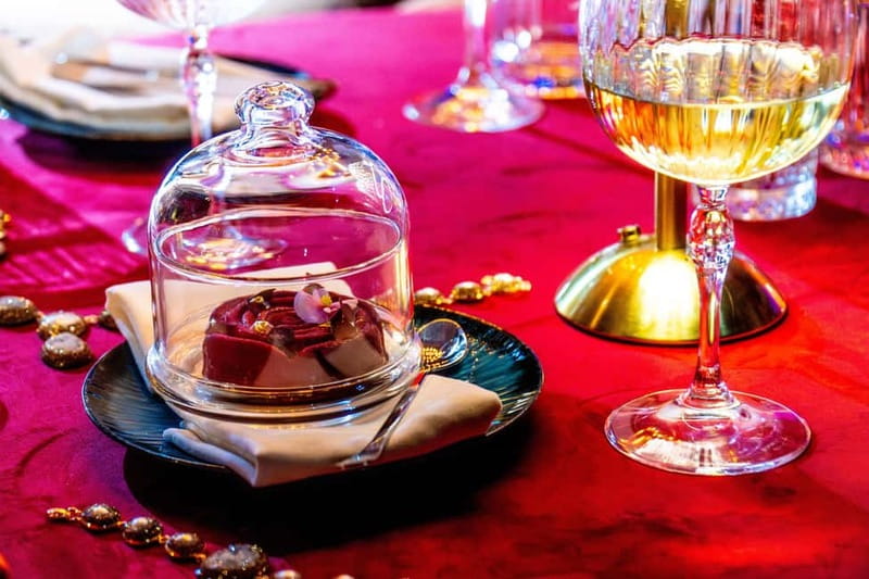 Prague: Cabaret Show at Medusa - Nightlife Prague - Timing your night around the 21:00 start
