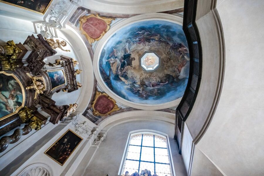 Prague Castle 2.5-Hour Tour Including Admission Ticket - Walking conditions and seasonal comfort
