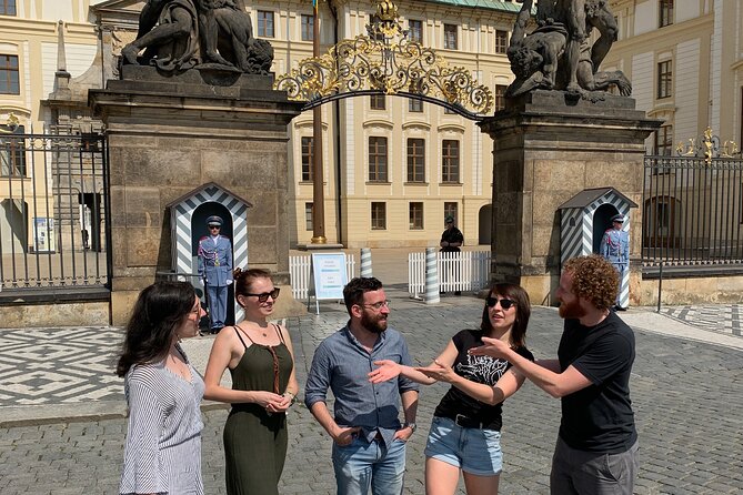Prague Castle and Pubs Tour with Drinks Included - Prague Castle without the admission ticket