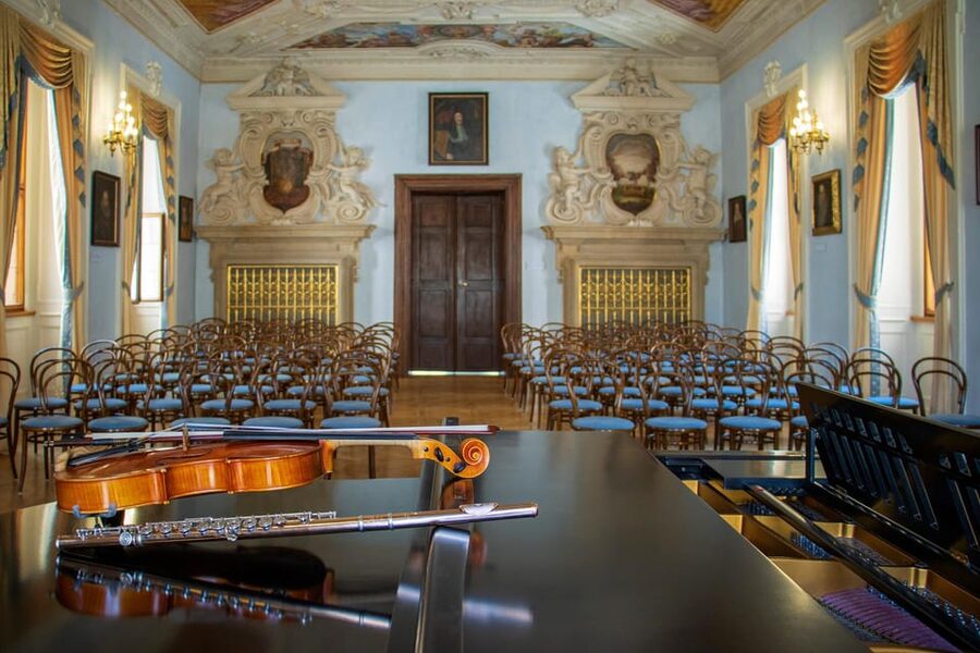 Prague Castle: Midday Classical Concert at Lobkowicz Palace - Small details that improve the experience