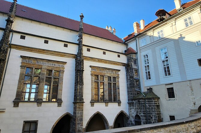 Prague Castle Private Walking Tour - What the three-hour pace feels like