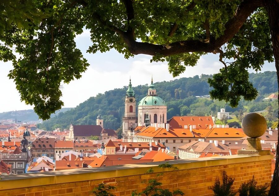 Prague Castle: Royal Palace, Cathedral, and Golden Lane Tour - Daliborka Tower and the castle’s darker side