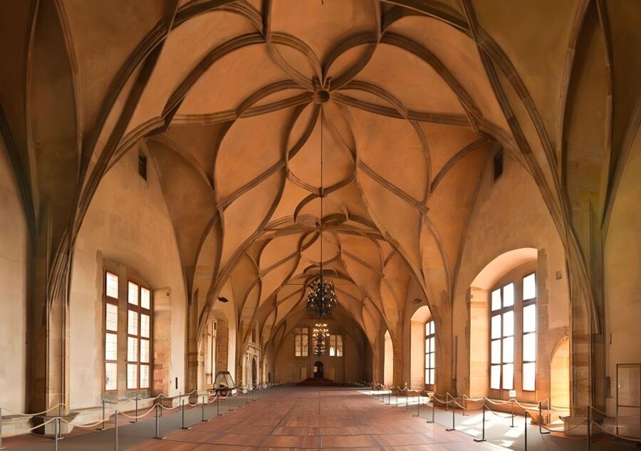 Prague Castle: Royal Palace, Cathedral, and Golden Lane Tour - Prague Castle: a huge complex, not a single sight
