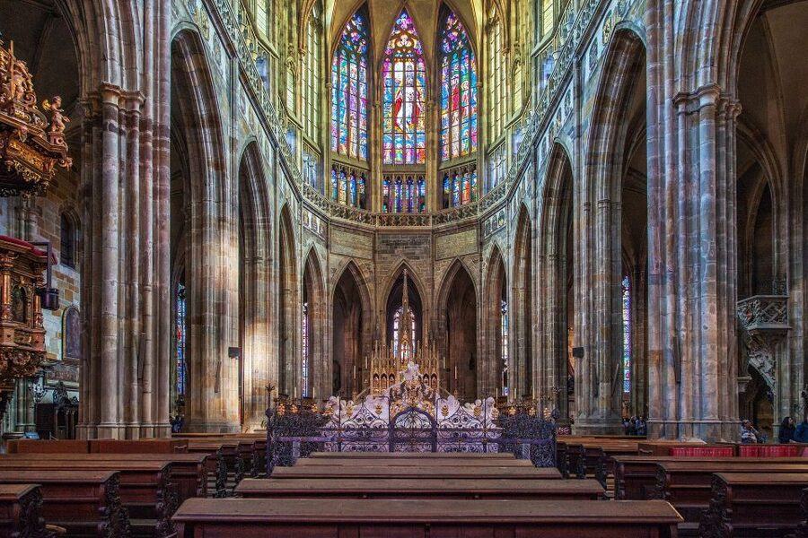 Prague Castle: Small-Group Tour with Visit to Interiors - St. Vitus Cathedral, 50 minutes of royal ceremony and stone