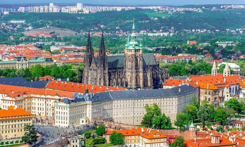 Prague Castle tour - Four Courtyards and Two Gardens Before the Interiors