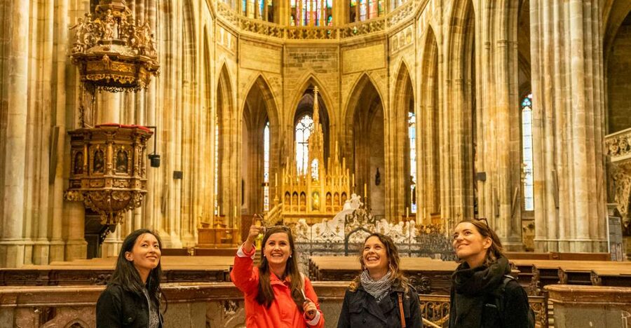 Prague: Castle Tour with Local Guide and Entry Ticket - Starting at Malostranská and riding up to the castle