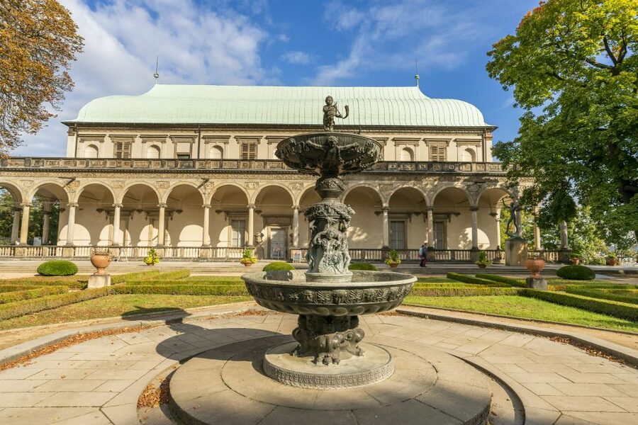 Prague: Castle Tour with Local Guide and Entry Ticket - Is $61 a fair price?