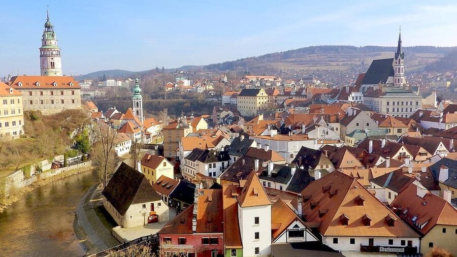 Prague: Cesky Krumlov Private Day Tour - Entering Cesky Krumlov’s old town