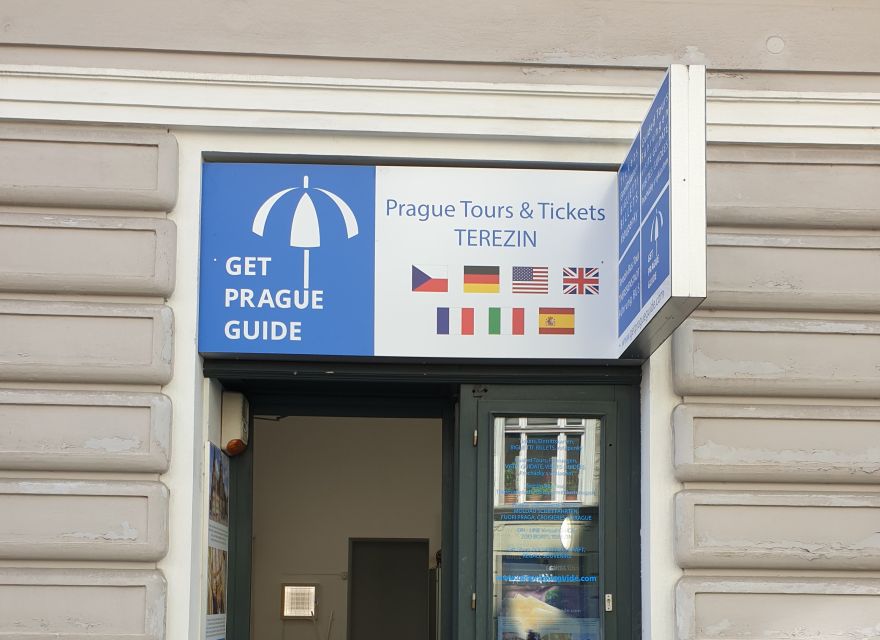 Prague: Charles Bridge Audio Guide with Tower Entry Ticket - Who should choose this experience?