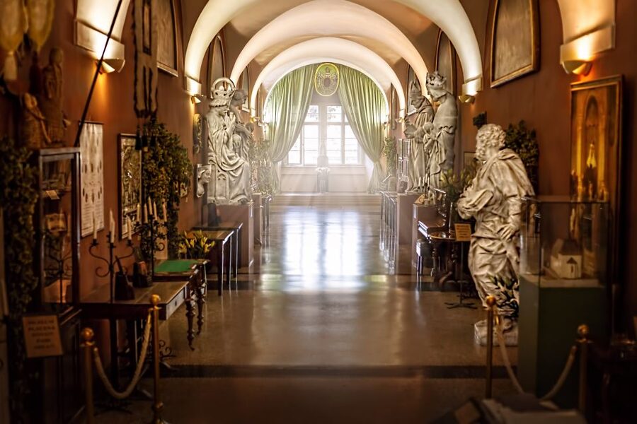 Prague: Charles Bridge Museum Entry Ticket - Who should make time for this museum