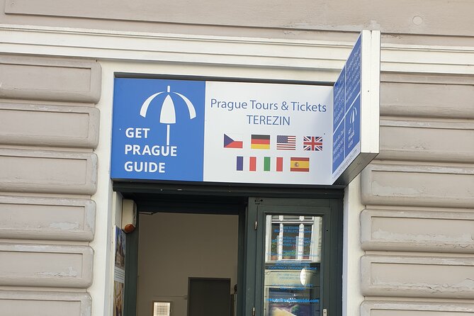 Prague Charles Bridge Tower Admission Ticket And Audioguide - The audio guide format: useful freedom, real limits
