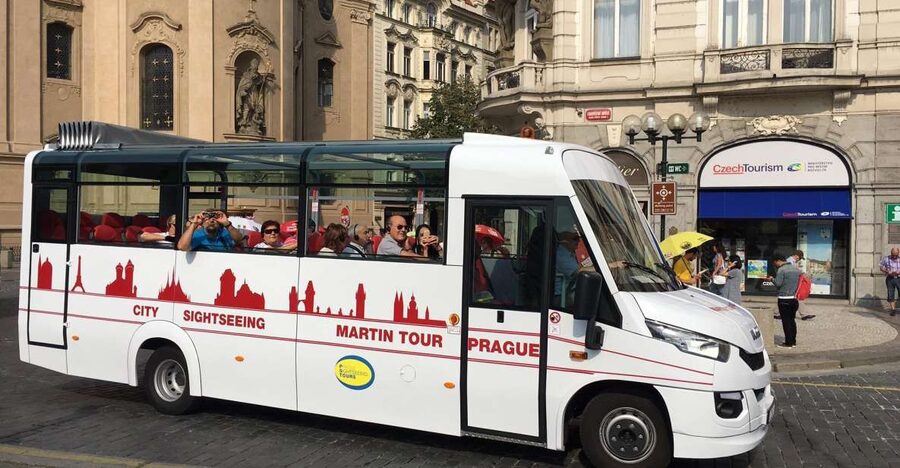 Prague City: 1-Hour Orientation Tour by Bus - Audio commentary in 26 languages