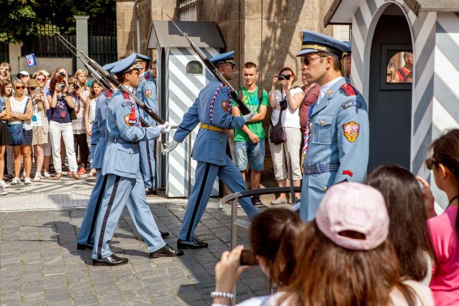Prague City 3-Hour Tour with Changing of the Guard - A fast introduction to Prague’s grandest sights