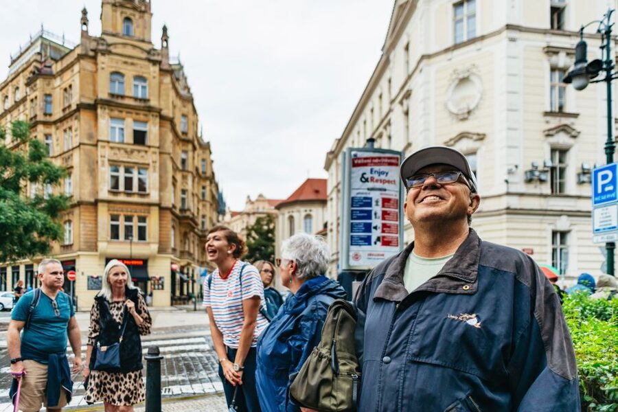 Prague: City Highlights By Bus, Boat, and on Foot - Why this format works for a first day in Prague