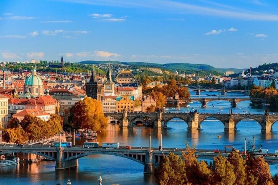 Prague: City Highlights Walking Tour - What the private option changes