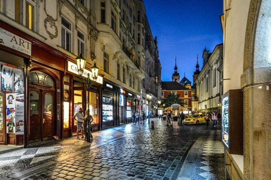 Prague: City Highlights Walking Tour - Guide language and accessibility