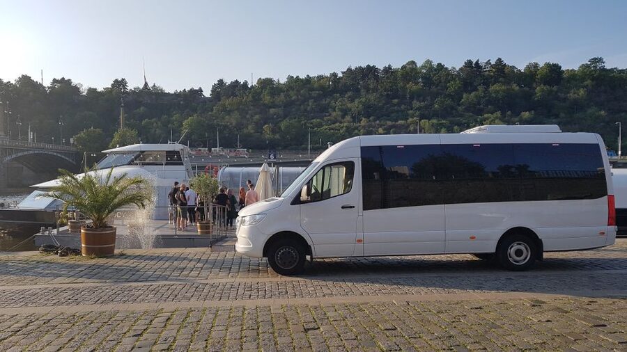 Prague: City Tour and Dinner Cruise with Hotel Pickup - Is the $109 price good value?