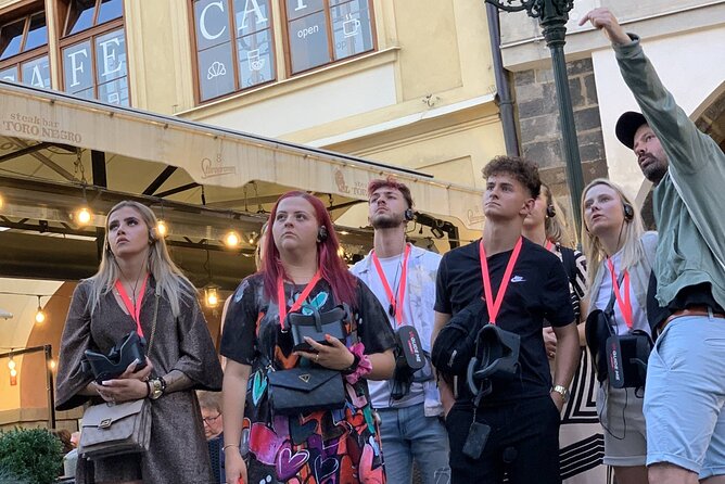 Prague City Tour with Virtual Reality - The old town hall and a difficult wartime story