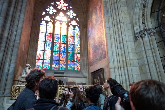 Prague Combo: Castle Guided Tour, Bus and Optional Boat - Meeting in central Prague and riding uphill