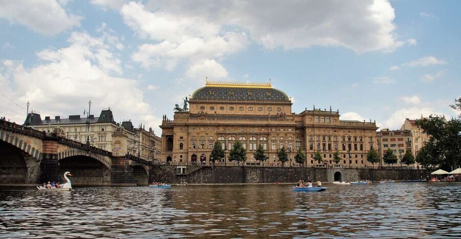 Prague Complete Tour in Spanish & Lunch, Tickets - Old Town landmarks, from the clock to the Powder Tower