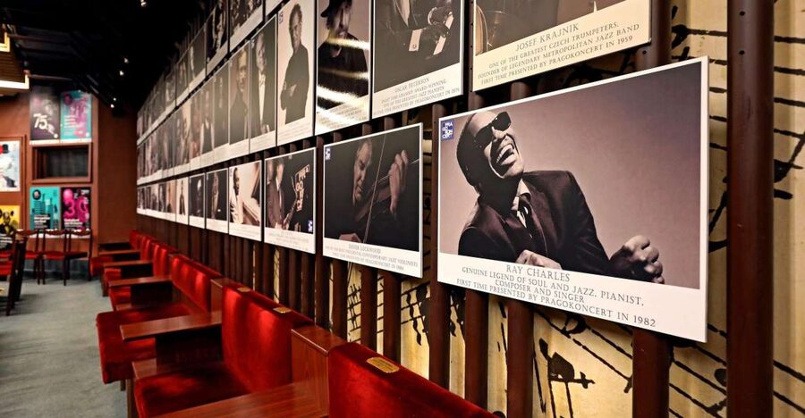 Prague: Concert at Reduta Jazz Club - The Saxophone Bar and the pre-show ritual