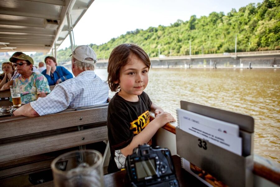 Prague Cruise: 1-Hour on the River Vltava - Drinks, light food, and the onboard pause
