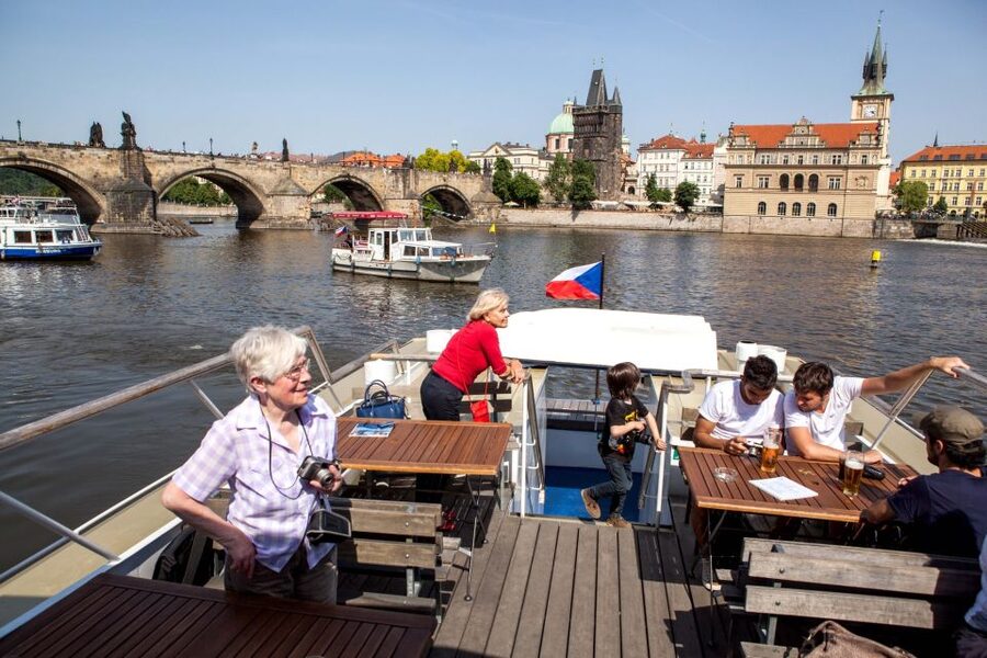 Prague Cruise: 1-Hour on the River Vltava - Prague Castle and the upper city view