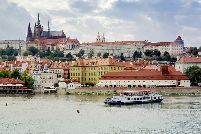 Prague DeLuxe Tour: Views, Hidden Gems, Tastings & River Cruise - Charles Bridge Museum and the 45-minute cruise