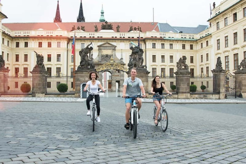 Prague: E-Bike or E-Scooter Tour with A Local Guide - E-bike or e-scooter: which should you choose?