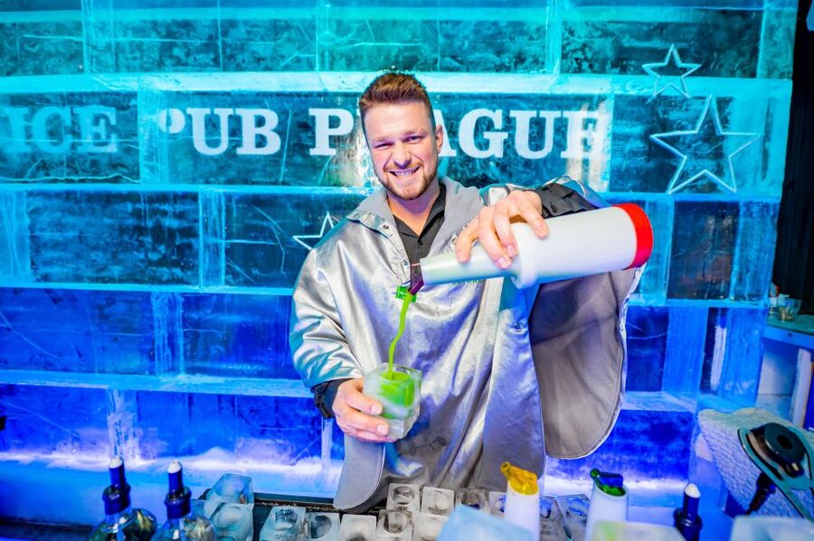 Prague: Entry ticket to Ice Pub Prague with Nightclub Option - Twenty minutes inside a room made of ice