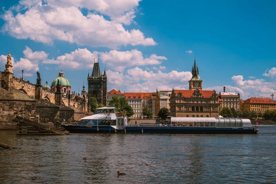 Prague: Evening Vltava River Eco Cruise with Prosecco - Choosing the right departure time