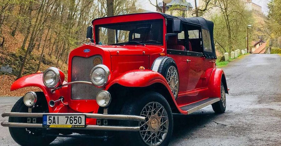 Prague: Fairytale Karlstejn Castle in Retro-Style Car - The retro car changes the feel of the journey