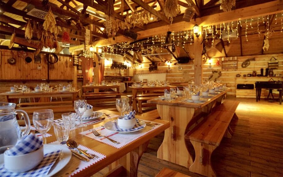 Prague: Folk Dancing Dinner Experience - Live Singing, Folk Music, and Dancing